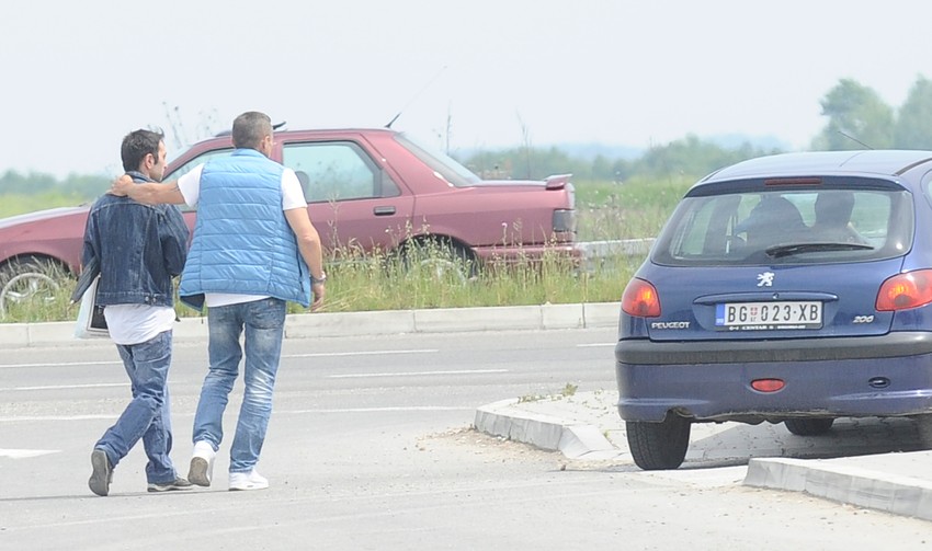 Todor Došen tokom privođenja mladića na grobu Jelene Marjanović