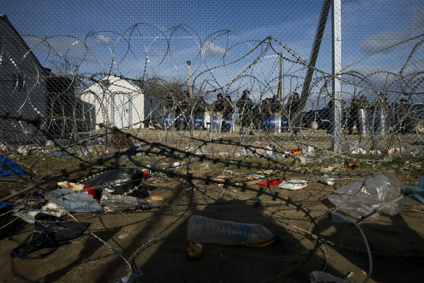 Spada liczba uchodźców przybywających do Niemczec. Pomogły kraje bałkańskie?