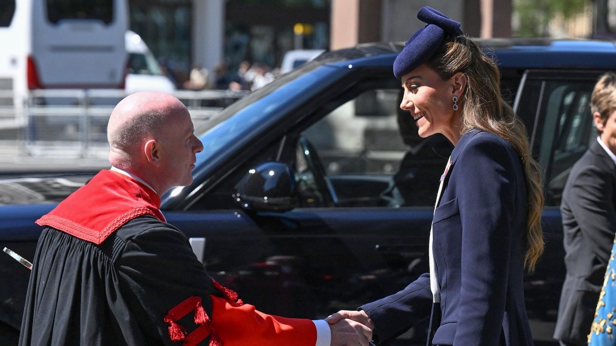 Kejt Midlton ispred Vestminsterske opatije