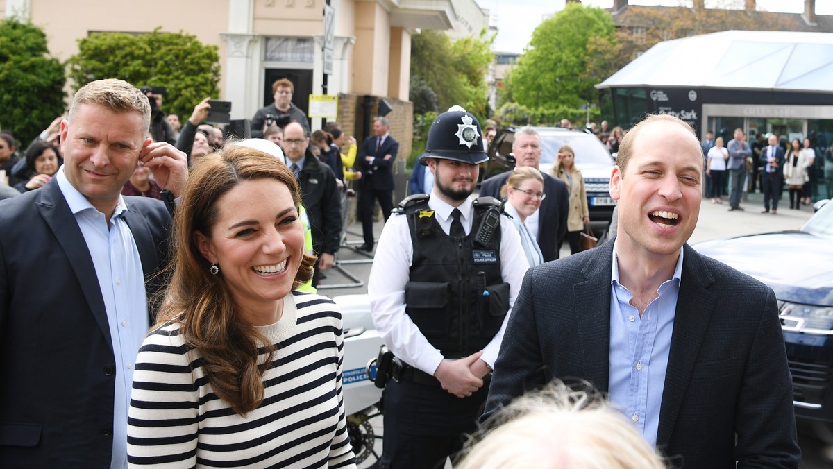 Drugi w linii do brytyjskiego tronu książę Cambridge William pogratulował dziś swojemu bratu, księciu Harry'emu, narodzin dziecka. - Jest mi bardzo miło, że mogę (go) powitać w stowarzyszeniu ludzi pozbawionych snu, które skupia rodziców - żartował.