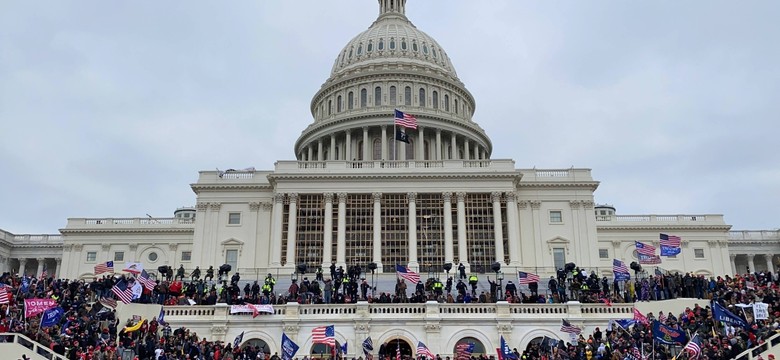 FBI ściga go za szturm na Kapitol. Poprosił o azyl na Białorusi