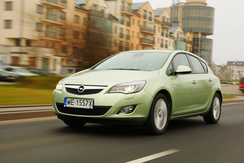 Czy kompaktowy diesel może się opłacać?  Opel Astra 1.6 kontra 1.7 CDTI