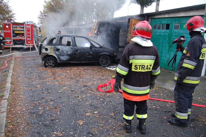 Auto spłonęło