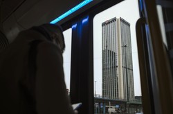 Credit Agricole: Wynagrodzenia w firmach zmniejszyły się realnie o 4,1 proc.