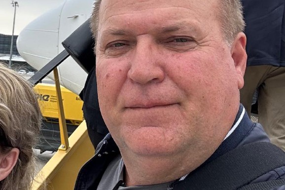 "JA LUD I JADAN?" Otac Asmina Durdžića se obračunava na mrežama: "Imam para, stan, kuću, auto", a evo da li je Mustafa U DUGOVIMA