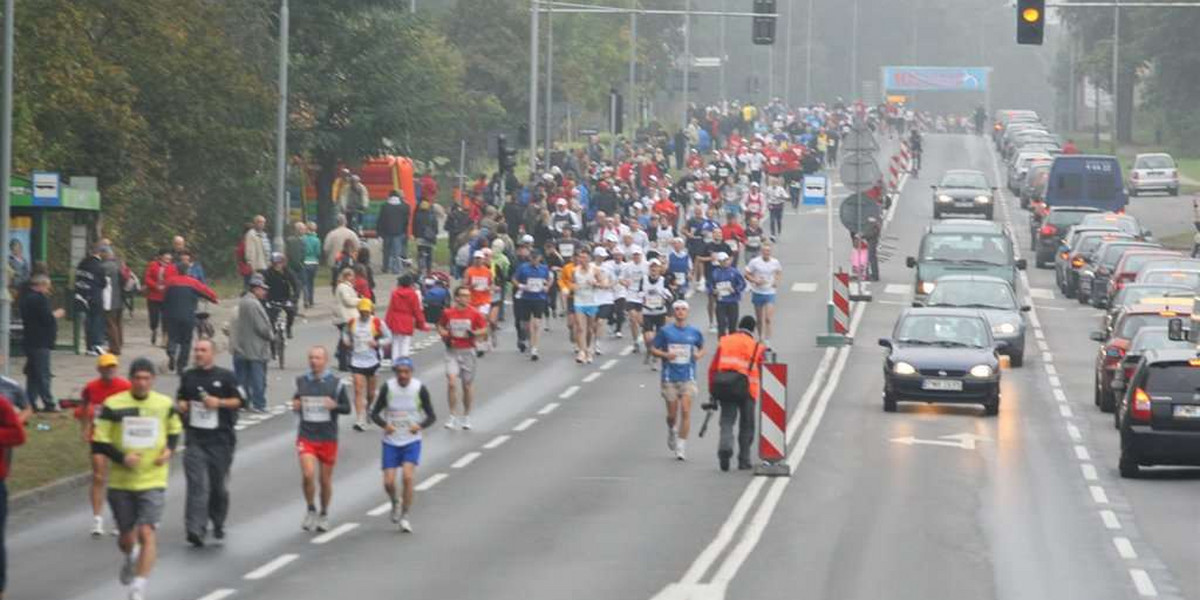 Maraton zakorkuje miasto