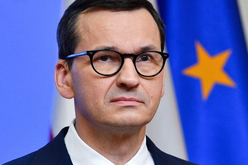 Premier Mateusz Morawiecki podczas konferencji prasowej po zakończeniu szczytu Rady Europejskiej