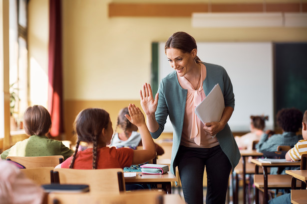 Ministerstwo Edukacji i Nauki wprowadziło zmiany w rozporządzeniu dotyczącym legitymacji uprawniających do ulgowych przejazdów komunikacją miejską. Nowe wzory obowiązują od 12 lipca 2024 roku.