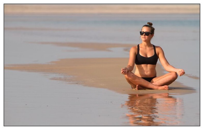 Karolina Winkowska na plaży w Soma Bay