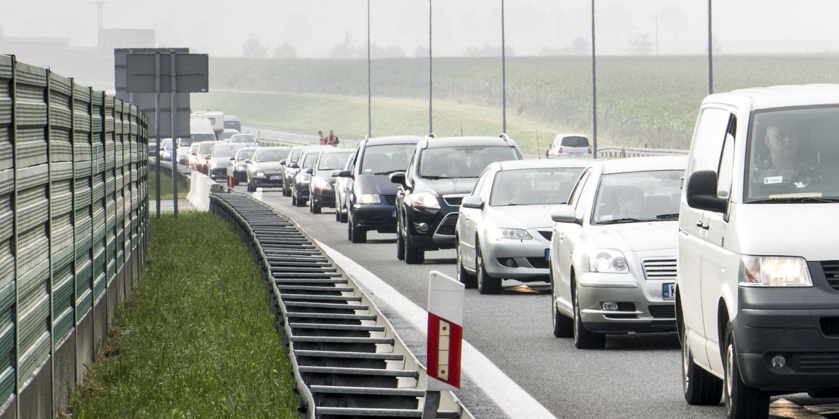 Zderzenie 11 aut na autostradzie. Wielu rannych i gigantyczny korek