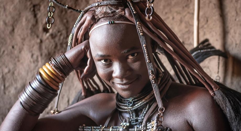 Życie, miłość i tradycje plemienia Himba. Niezadowolona z relacji żona, okazywała to... śpiąc z innym
