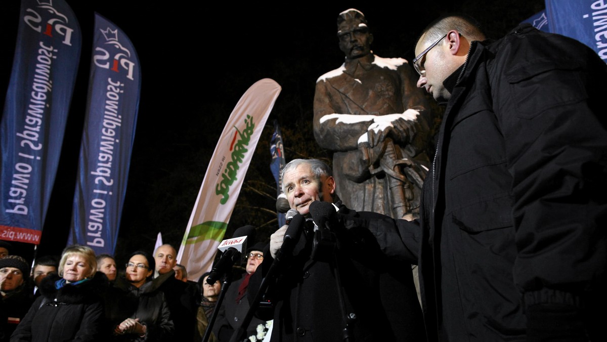 "PiS znalazł się znowu w ultrakatolickim i skrajnie nacjonalistycznym kącie" - pisze berliński "Der Tagesspiegel" o Prawie i Sprawiedliwości i szefie tego ugrupowania Jarosławie Kaczyńskim.