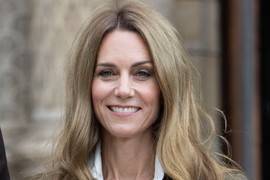 Nova boja kose Kejt Midlton NAPRAVILA RUSVAJ, i nisu svi oduševljeni: "FRIZER JE BAŠ NE VOLI! Razumem da želi nešto novo, ali ovo uopšte ne funkcioniše"