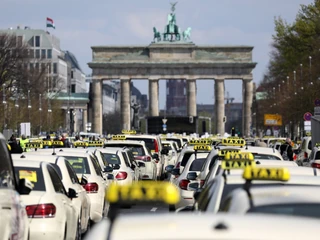 Protest przeciwko Uberowi w Berlinie (kwiecień 2019 r.)