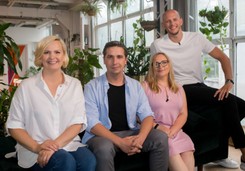 Bartosz Kurek i Otylia Jędrzejczak w nowych rolach. Kampania 'Pomagaj nie tylko lajkiem'