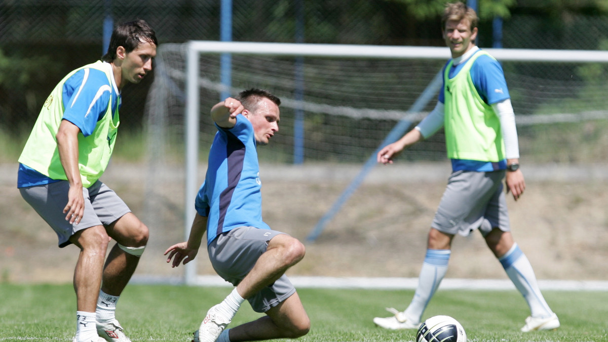 Przegrany 1:2 sparing z mistrzami Chorwacji był zimnym prysznicem i po nim twardo stąpamy po ziemi - powiedział kapitan Lecha Poznań Bartosz Bosacki.