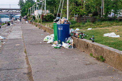 Koniec stanu epidemii sprawia, że nad Wisłą znów można pić alkohol