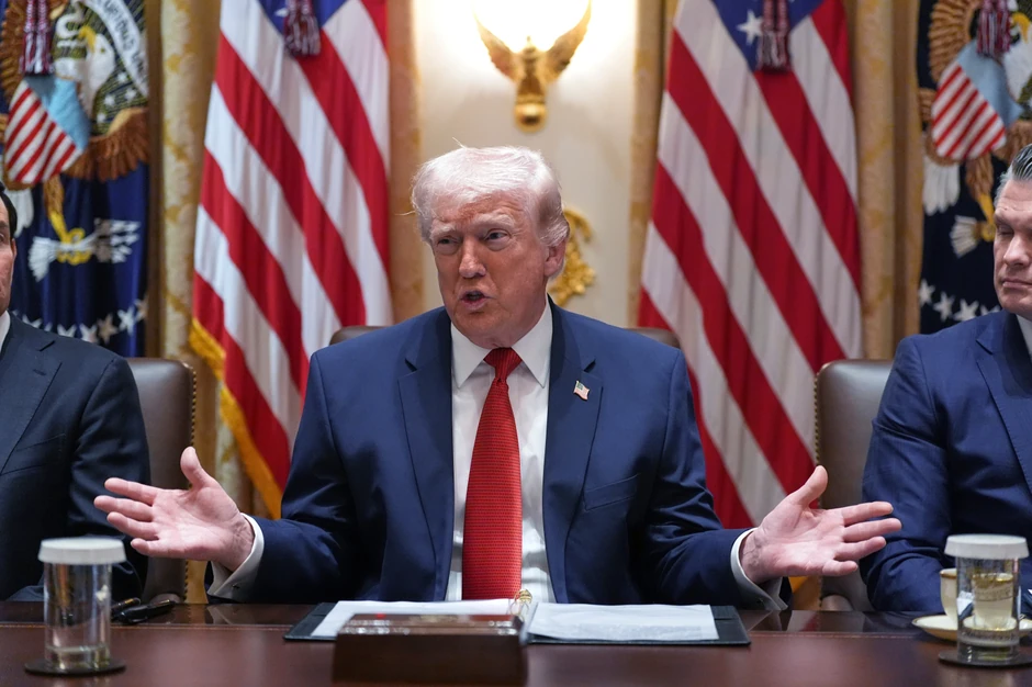 Donald Tramp na sastanku kabineta u Beloj kući