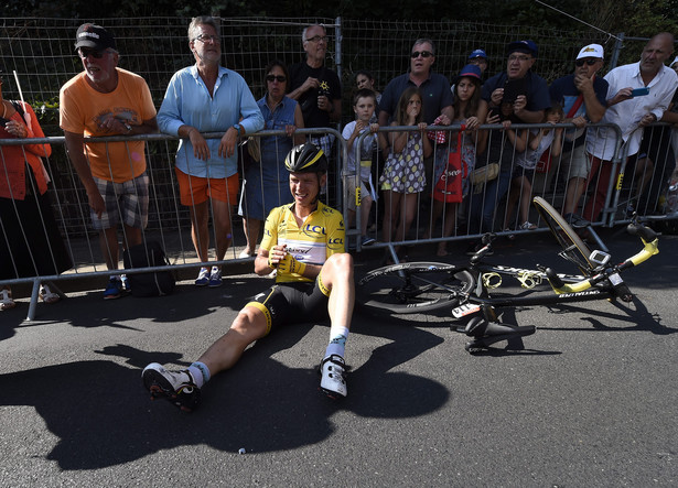 Tour de France: Tony Martin wycofał się z wyścigu. Lider złamał obojczyk