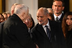 Jarosław Kaczyński, Antoni Macierewicz