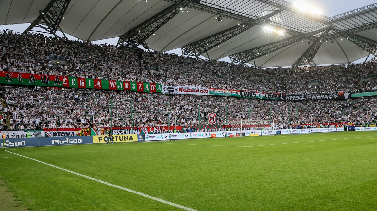 Kibice Legii Warszawana stadionie