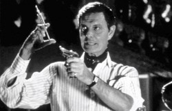 Bond starcił kolejnego przeciwnika. Louis Jourdan nie żyje