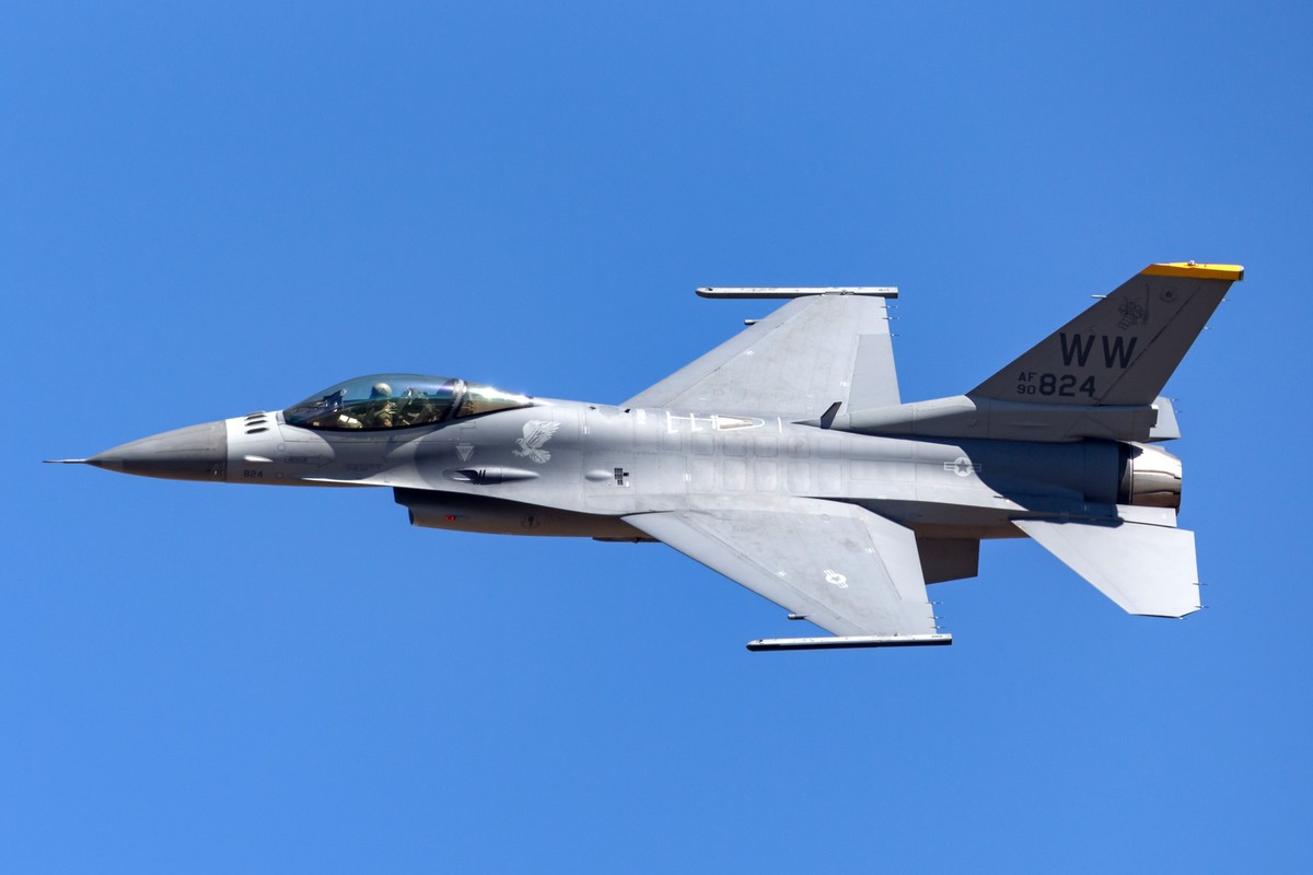 F-16