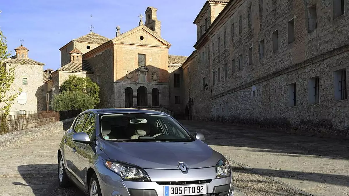 Renault Megane spodobał się klientom - podsumowanie lipcowej sprzedaży grupy Renault