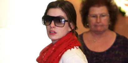 Anne Hathaway ma próchnicę