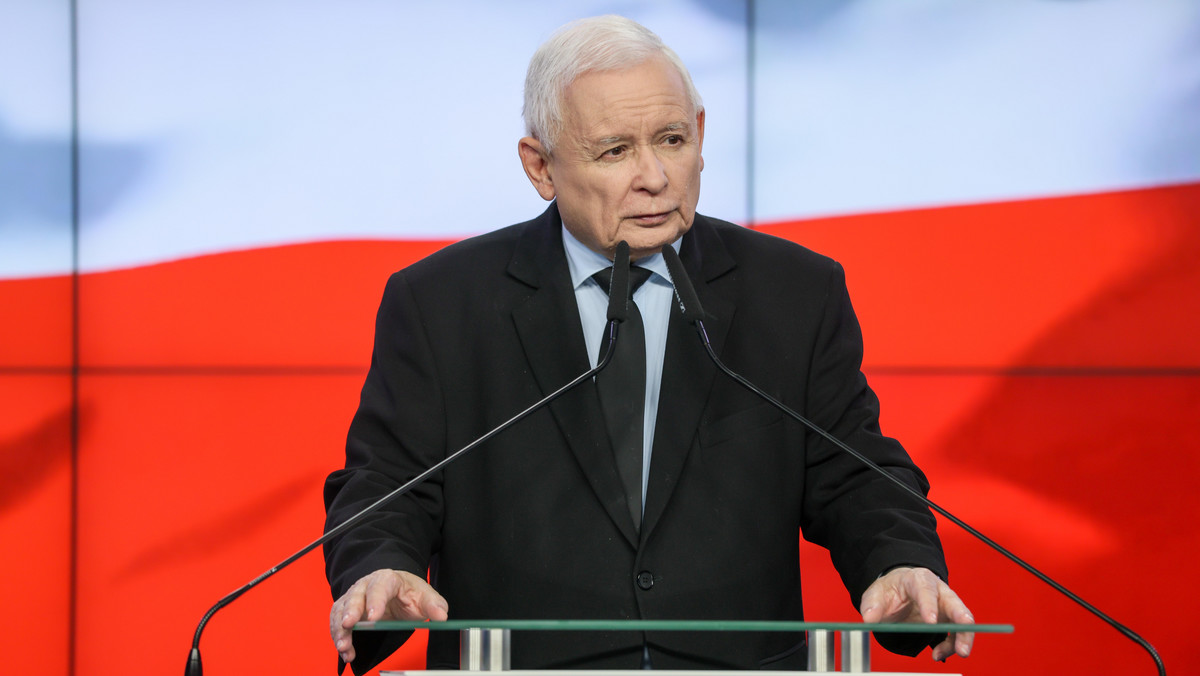"Stan Wyjątkowy". Kaczyński szuka legendarnego dokumentu