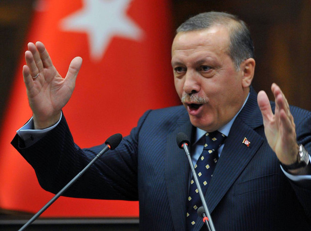 Premier Turcji: Świat troszczy się o ropę, nie Libię