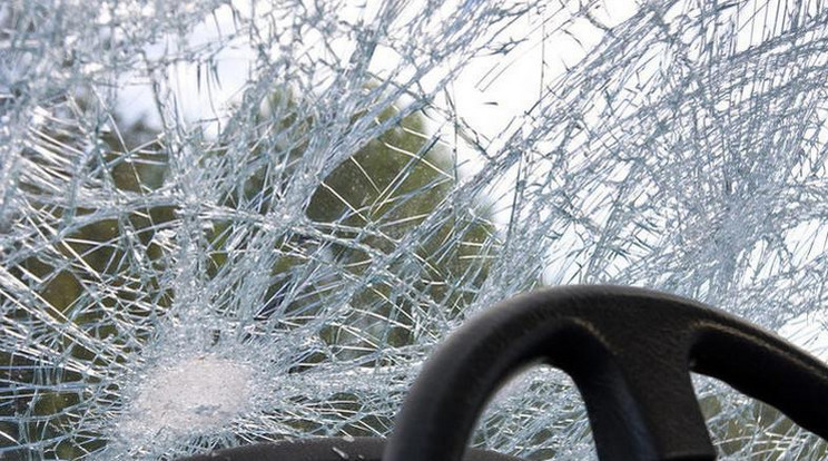  A Nyíregyháza irányába tartó forgalmi sávokat lezárták, a sofőröket a 3-as útra terelik /Fotó: Northfoto/