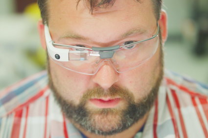 Istnieje nowa wersja okularów Google Glass. Przez dwa lata w tajemnicy korzystali z niej robotnicy