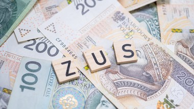 o oskładkowaniu upominków na święta decyduje sposób ich finansowania