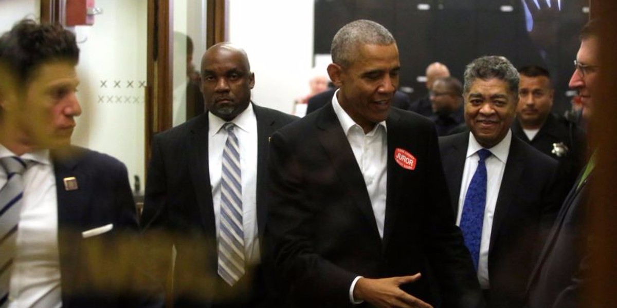 Obama has adopted a new uniform — and it clearly shows his post-White House intentions