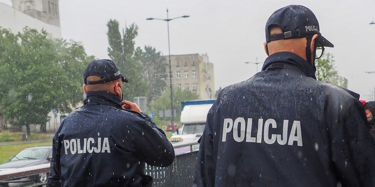 39-latek nie chciał założyć poprawnie maseczki w markecie w Lesznie.