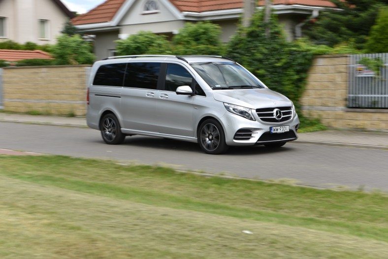 Мерседес v 250d