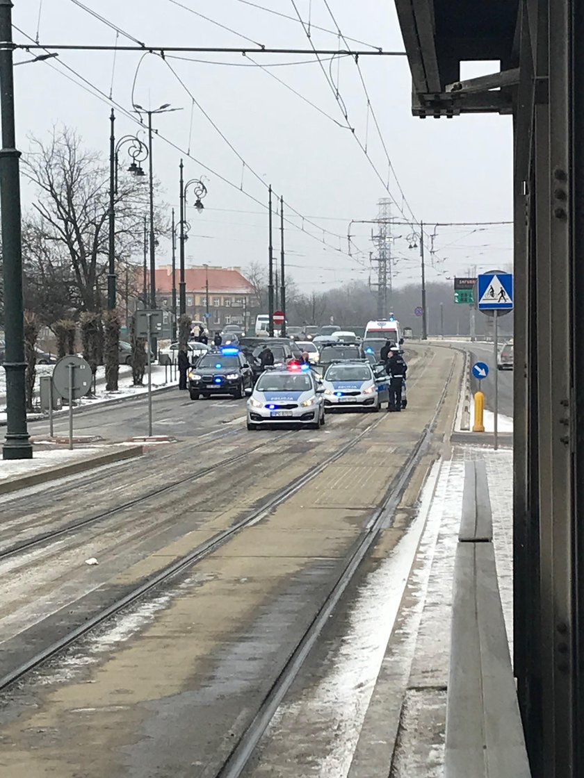 Kolizja prezydenckiej limuzyny w Krakowie. Znów uszkodzona opona!