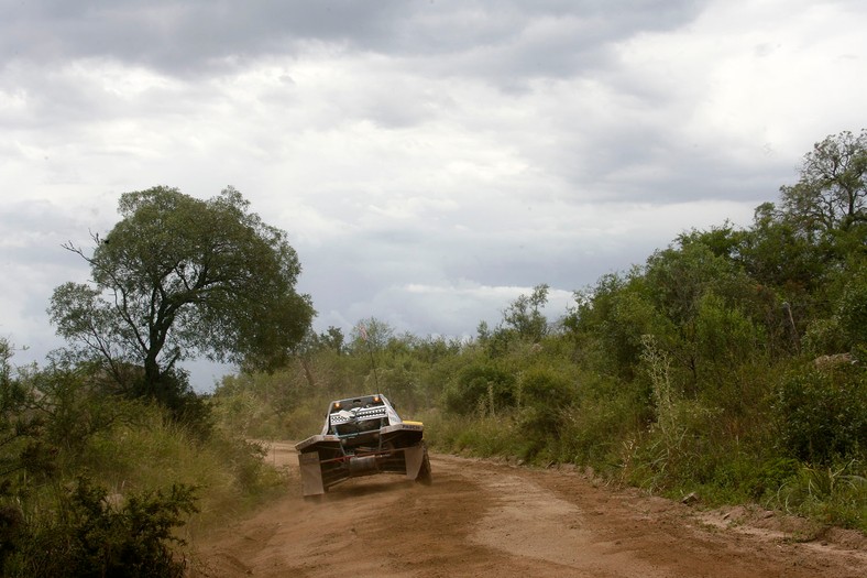 Rajd Dakar 2011: awans Hołowczyca (2.etap, wyniki, fot. Willy Weyens)