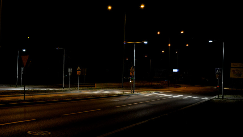 Urząd Miasta w Białymstoku ogłosił przetarg na wykonanie nowego oświetlenia w kilkudziesięciu miejscach stolicy województwa podlaskiego. Ma zostać wykonane na ponad trzydziestu ulicach. Część z nich zostanie oświetlona jeszcze w tym roku.