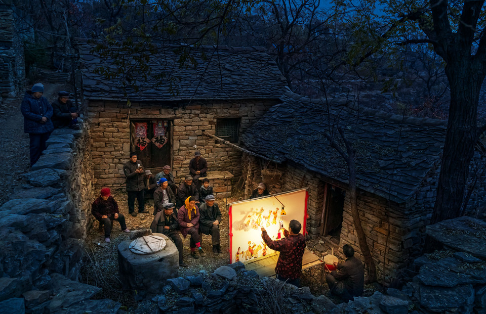 Kultura (przy wsparciu serwisu Culture Trip): Pan Jianhua, zdjęcie „Shadow Puppetry” („Teatr cieni”)