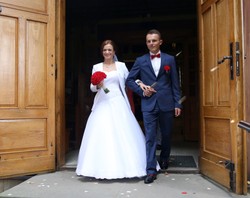 Rafał Majka nie jest już kawalerem. Kolarz do ślubu nie pojechał rowerem. ZDJĘCIA