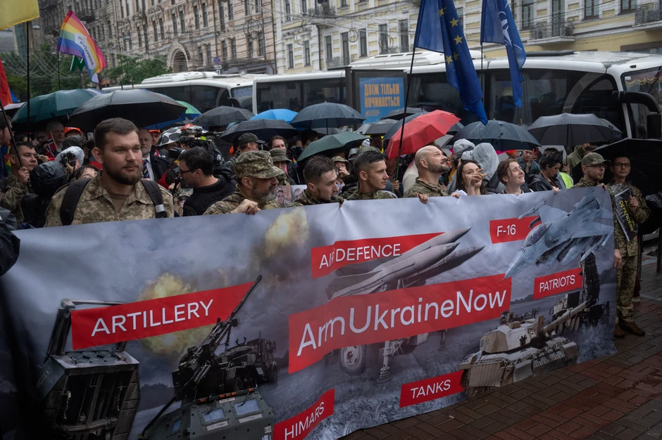 Gej parada i protest LGBT vojnika u Kijevu