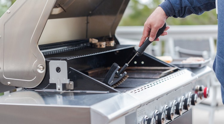 Így érdemes megtisztítanod a grilledet. Fotó: Getty Images