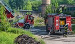 Pożar hali w Pabianicach. Ponad 20 zastępów straży gasi ogień