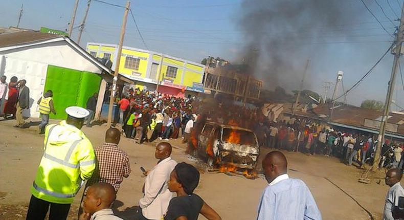 2 killed in grisly accident as angry crowd sets vehicle on fire