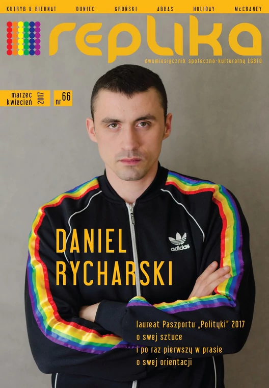 Daniel Rycharski na okładce magazynu "Replika" w 2017 r. 