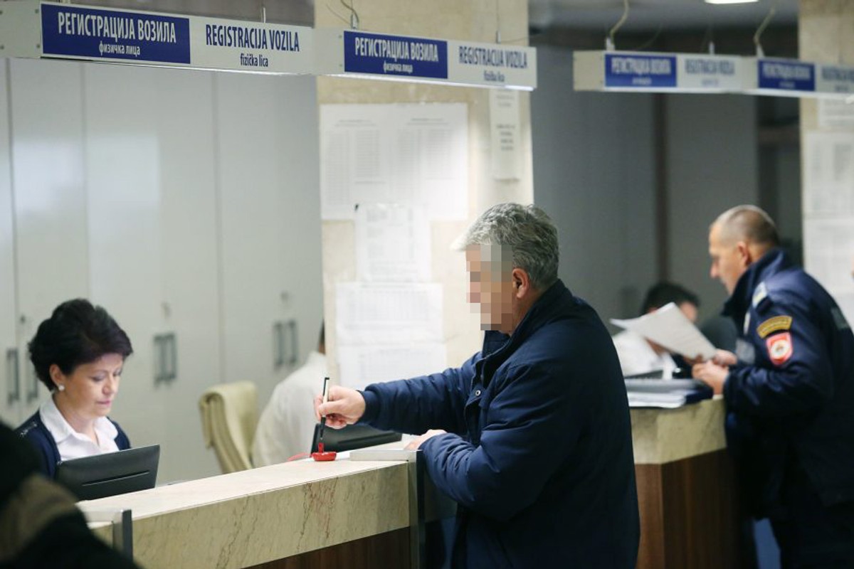 Ovi vozači će morati da plate 4.000 dinara do kraja godine, gužve na šalterima samo što nisu, evo do kada je rok