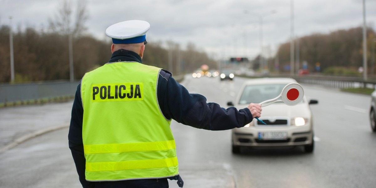 Zgodnie z projektem przekraczanie dopuszczalnej prędkości o ponad 30 km/h będzie skutkowało minimalnym mandatem w wysokości 1,5 tys. zł.