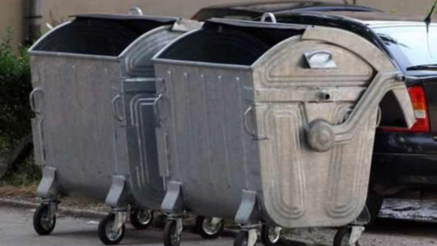 Stari metalni kontejneri